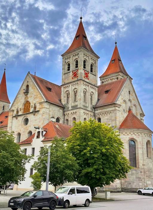 Basilika St. Vitus in Ellwangen, ein Wahrzeichen der Stadt und bedeutendes Bauwerk der Region Ostalbkreis.
