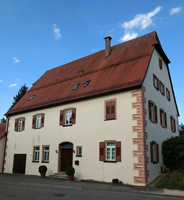 Traditionelles Gebäude in Essingen, Ostalbkreis, mit malerischer Fassade und historischem Charme.