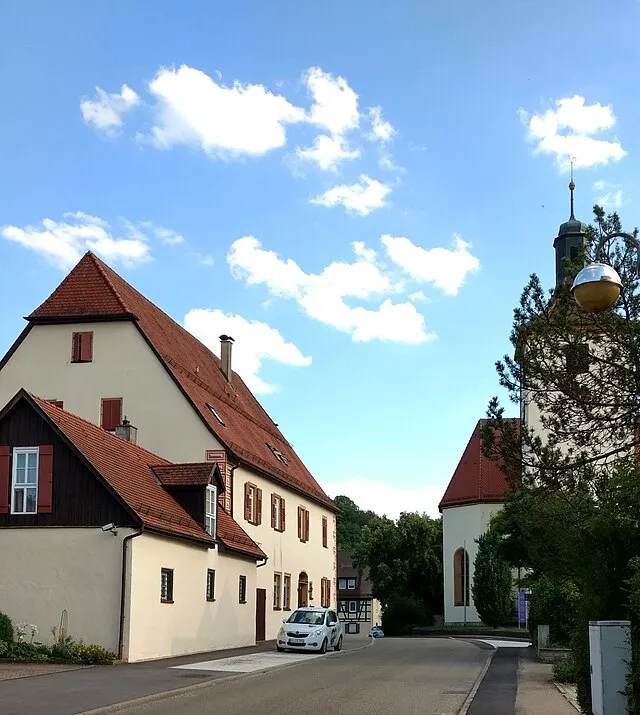 Charmantes Ensemble historischer Gebäude in Essingen, Ostalbkreis – repräsentiert die Architektur und Geschichte der Gemeinde.
