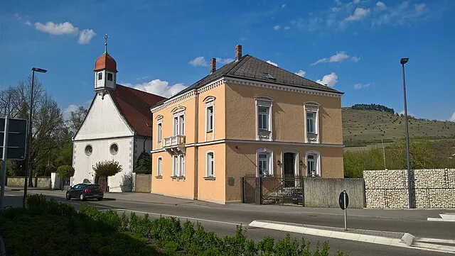 Stadtansicht mit Kirche in Bopfingen – Eine malerische Ansicht der Kirche und Altstadt von Bopfingen, die den traditionellen Charme und die Architektur der Stadt zeigt.